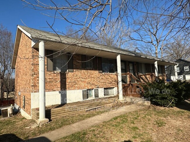 Photo - 2210 NE 77th St