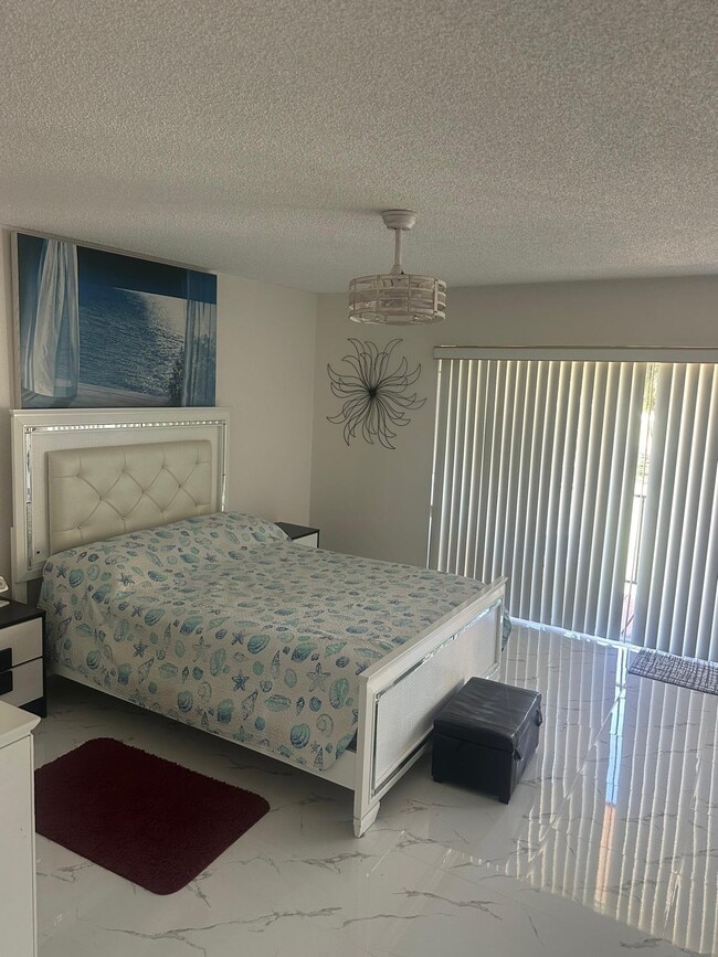 Photo - 4557 Luxemburg Ct