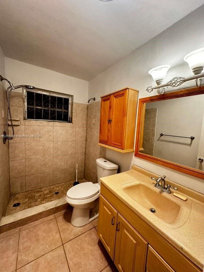 Photo - 1850 Arthur St Unit 5