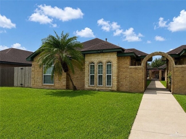 Building Photo - 1 W Sarah Evans St Unit 2