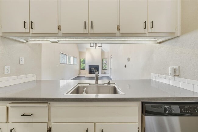 Building Photo - 339 SE 146th Ave