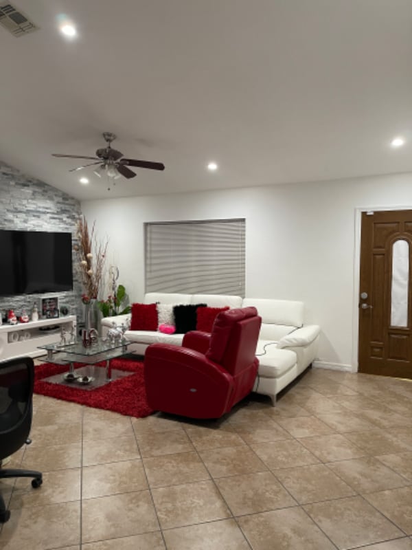 118 Viewpoint Dr
