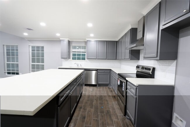 Photo - 10406 Townhall Ln