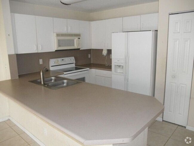 Building Photo - 876 Summit Lake Dr Rental