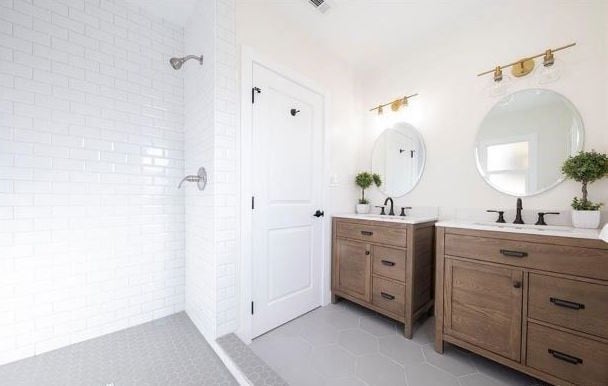 Photo - 4279 Walton Avenue Unidad Main room