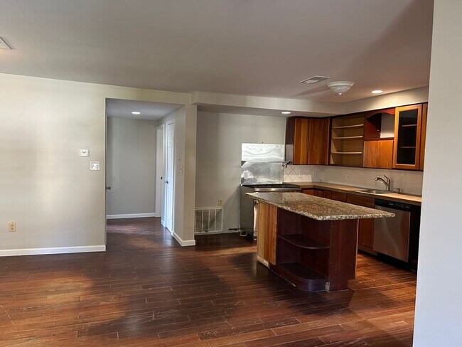 Photo - 212 S 3rd St Unit Upstairs