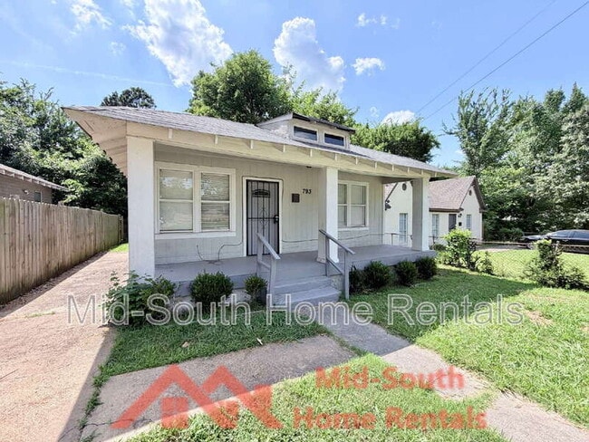 793 Inez St