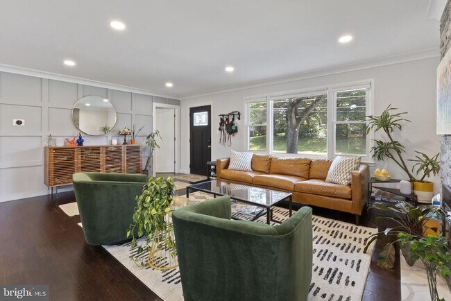 Photo - 8114 Drayton Ln