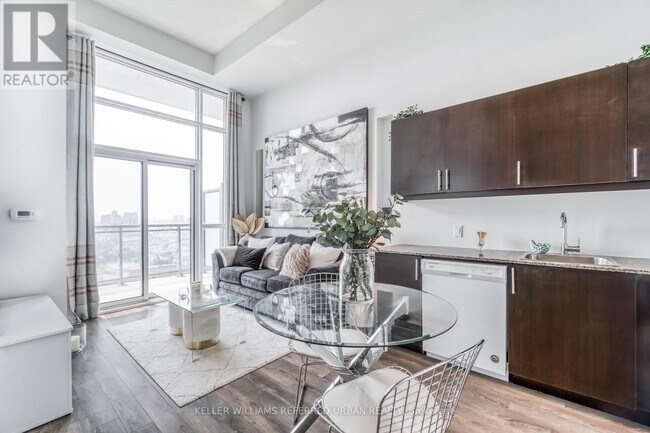 Photo - 30 Meadowglen Pl Unité LPH2802