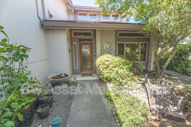 Photo - 1830 Weir Dr