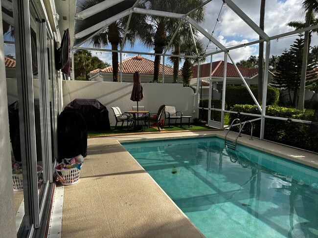 Photo - 2023 Valencia Dr