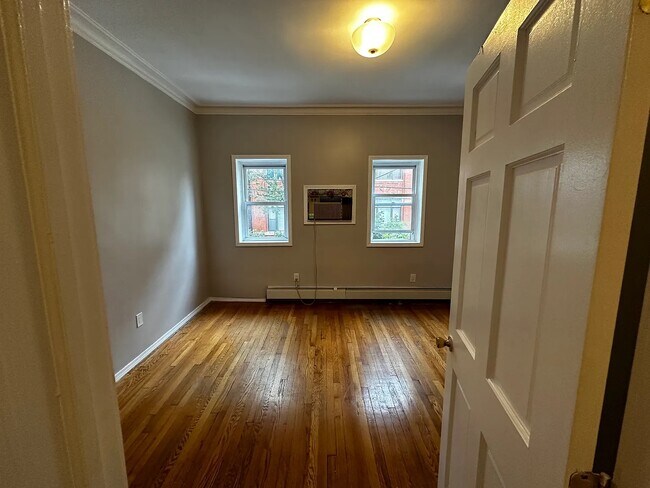 Photo - 123 Sherman Ave Unit 2nd Floor