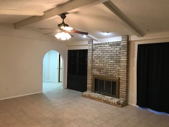 Great 3 Bedroom Home - Great 3 Bedroom Home