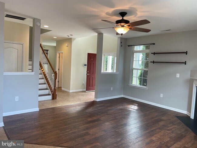 Photo - 114 Bowling Green Cir