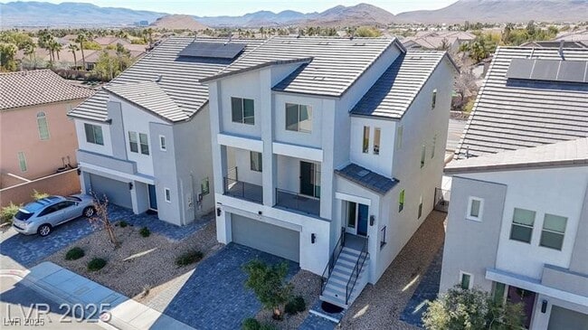 Photo - 5745 Becklow Gdns Ave