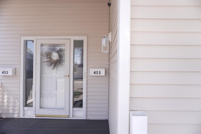 Photo - 453 Berkshire Dr