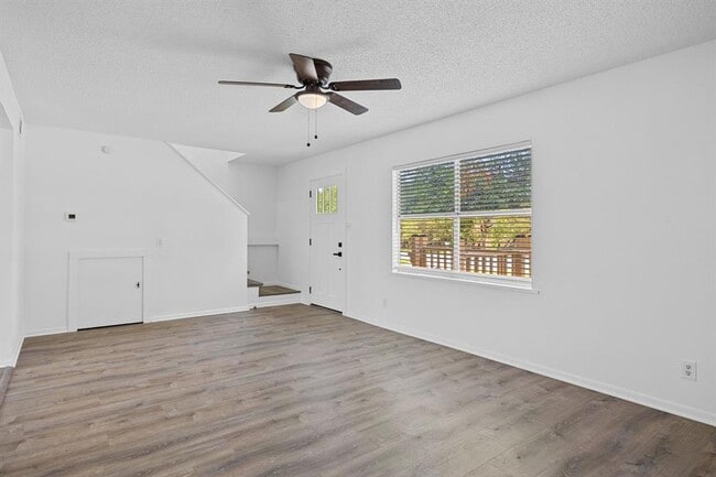 Photo - 5211 Thunderbird St