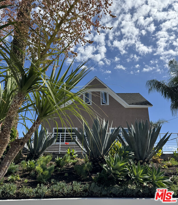 Photo - 318 Parkman Ave