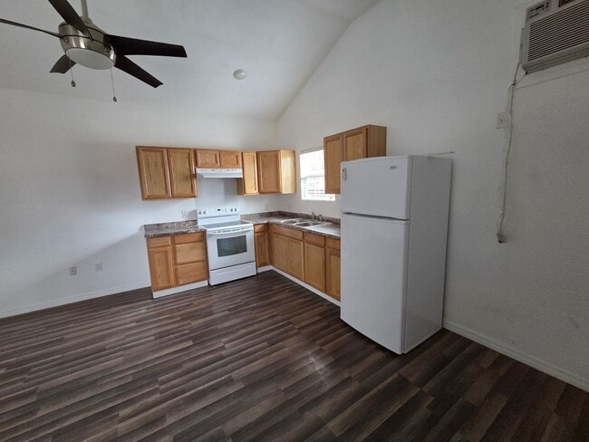 Photo - 213 S Ave E Unit B (1146)