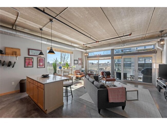 Building Photo - 710 N 4th St Unit 300