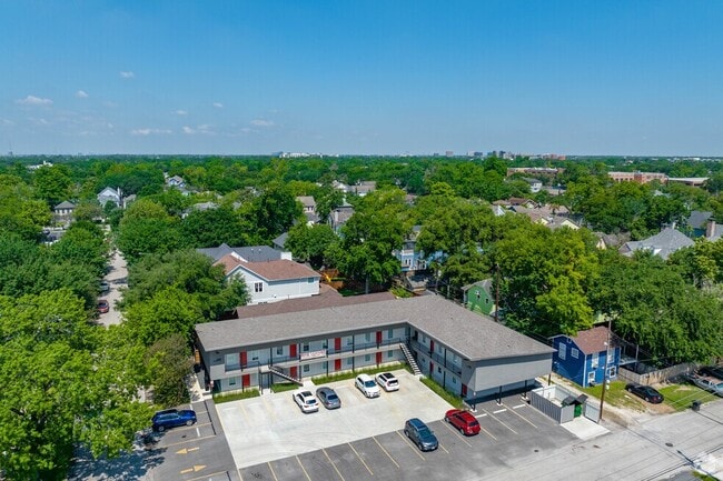 Photo - 645 E 11th 1/2 St Unidad 5