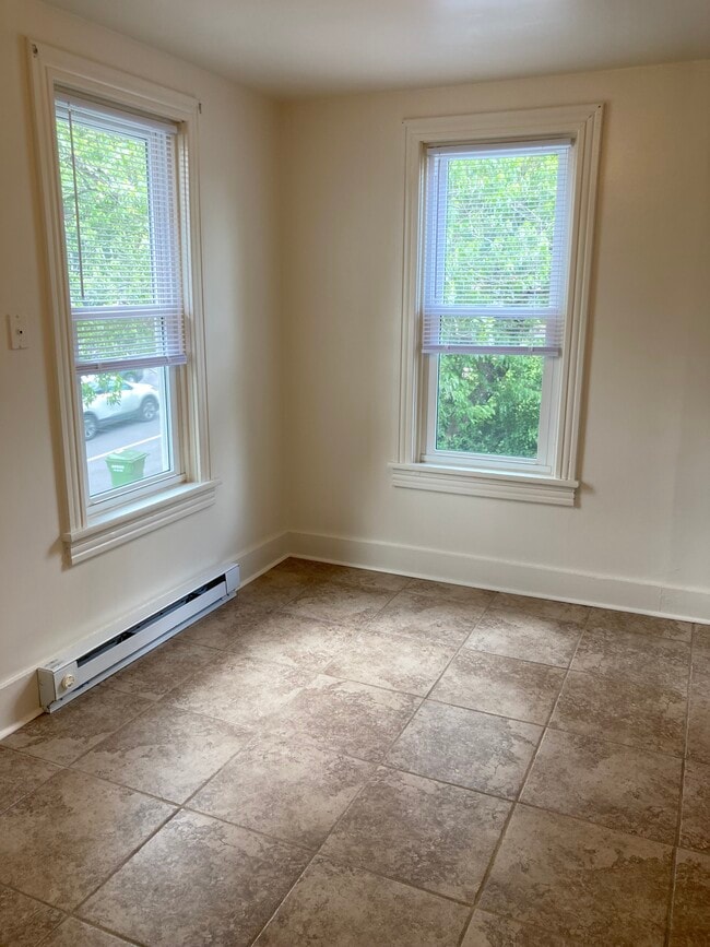 Photo - 30 Grampian Blvd Unit 2