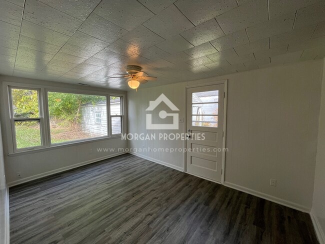 Photo - 619 Woodlawn Dr