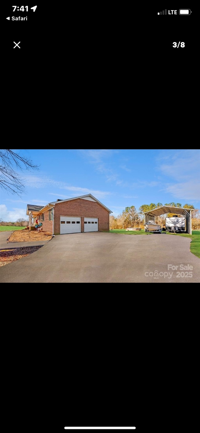 Photo - 121 Putnam Lake Rd House