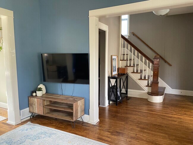 Photo - 3318 Tyler St NE