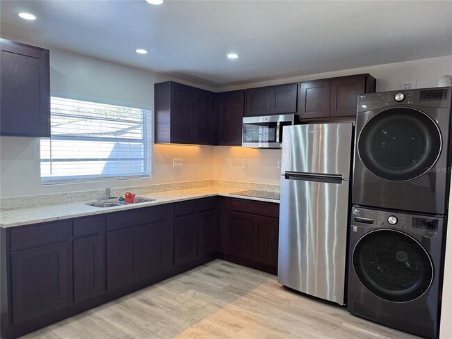 705 W River Heights Ave