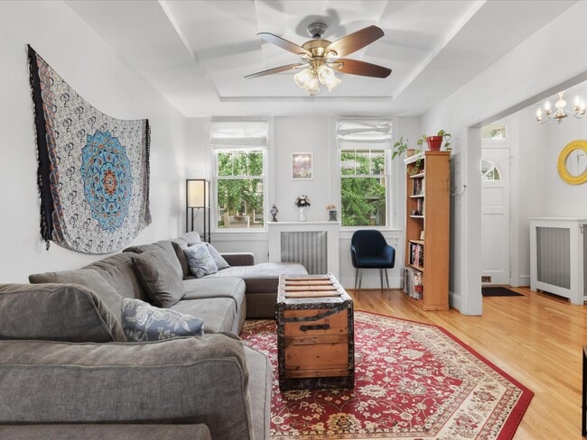 Photo - 1813 Bay St SE