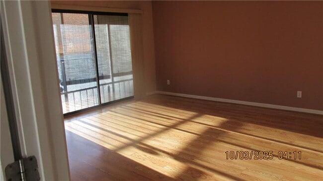 Photo - 650 E Greenwich Ave Unit 303