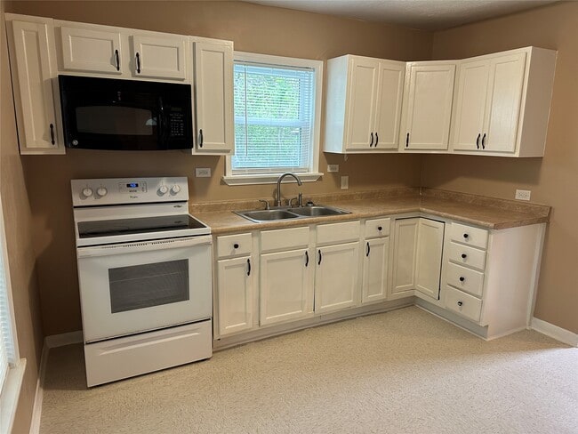 Photo - 328 Winona Dr