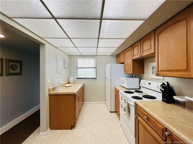 Building Photo - 9400 S Ocean Dr Unit 1003 B