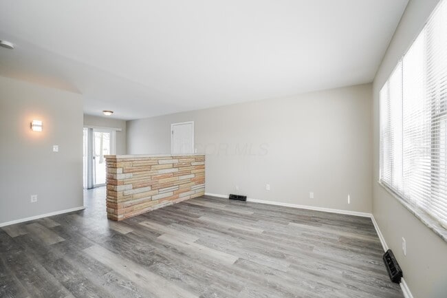 Photo - 6373 Faircrest Rd