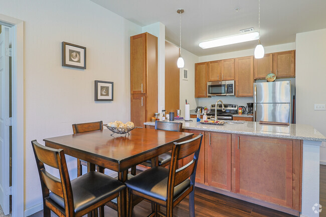 Interior Photo - Aldrich 51 Rental