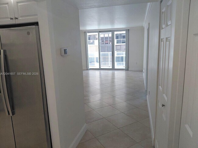 Photo - 5701 Collins Ave Unit 619