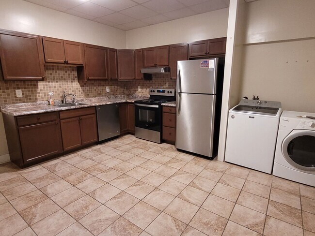 Photo - 339 W Philadelphia St Unit 2