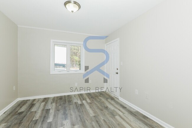 Photo - 166 Anderson Ave NW