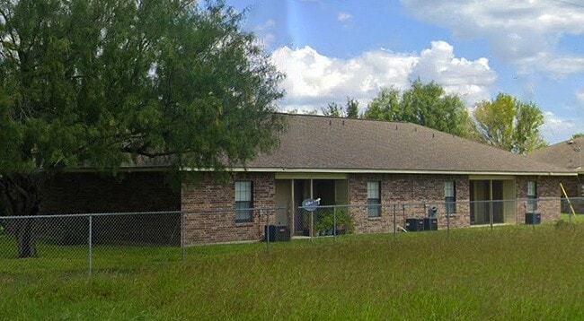 Photo - 210 N Eagle Pass St