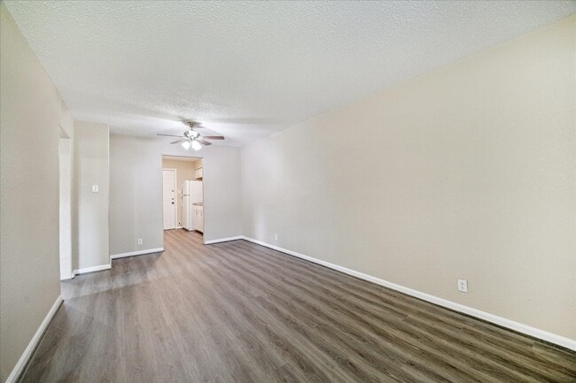 Photo - 5107 Clover St