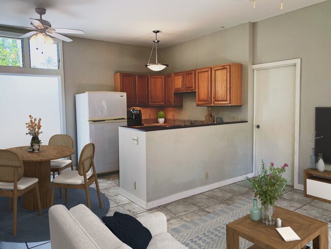 Building Photo - Schamber / Cuseo Unit Schamber/ Cuseo (Cottage)