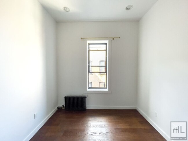 Photo - EASTERN PARKWAY / 2-Bed 1 Bath Unidad 6E