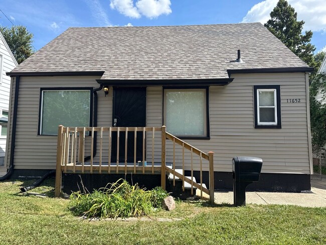 Building Photo - Renovated 3-Bedroom Home – Move-In Ready!