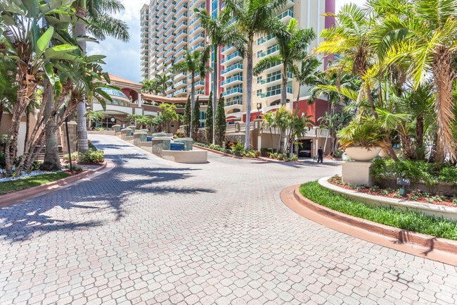 Entrada - Intracoastal Yacht Club