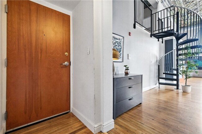 Photo - 120 S 15th St Unidad 301