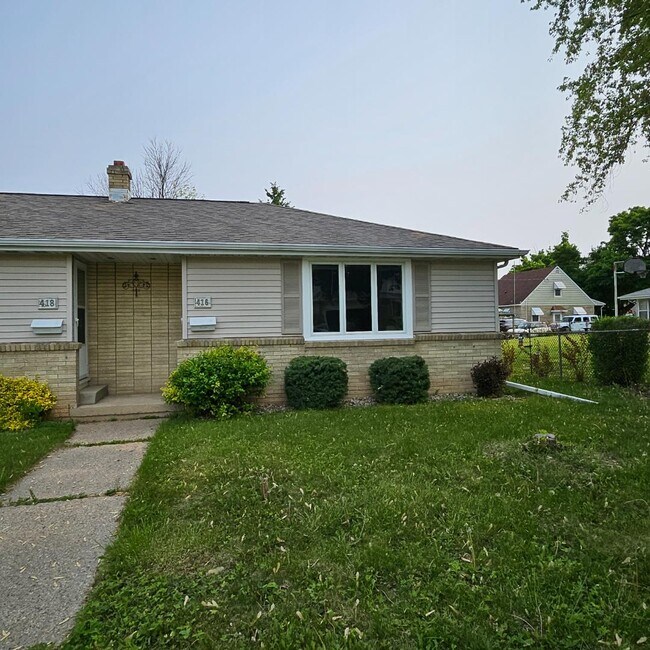 Photo - 416 W 3rd St