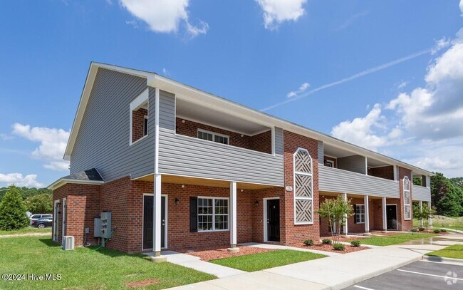 Building Photo - 224 Orlando Wy Unit H Rental