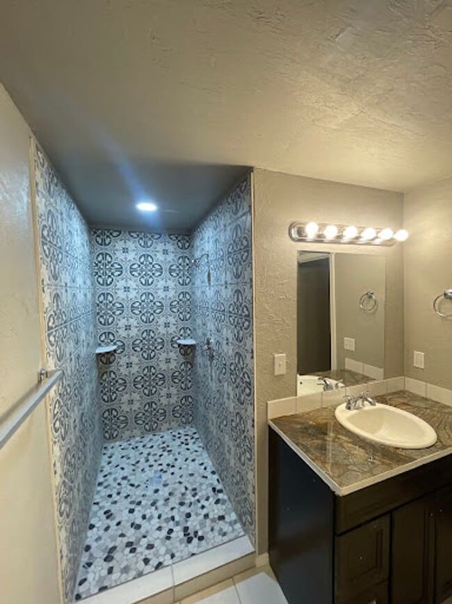 Photo - 3 bed 3 bath for rent with an additional 1 bed 1 bath mother-in-law house in rear of property.