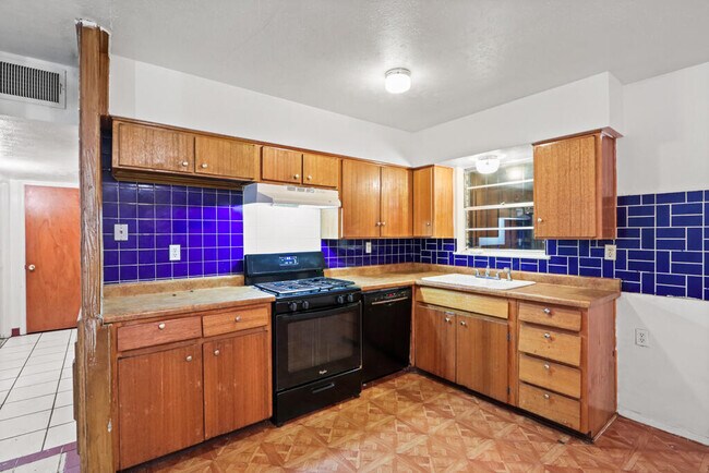 Photo - 5530 Fairbanks Dr